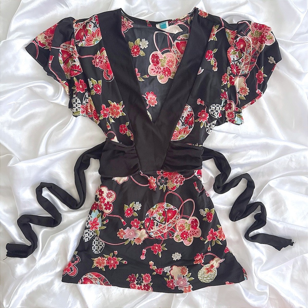 Jolie Floral Temari Print V-Neck Wrap Tie Top Black Red Large Made in USA